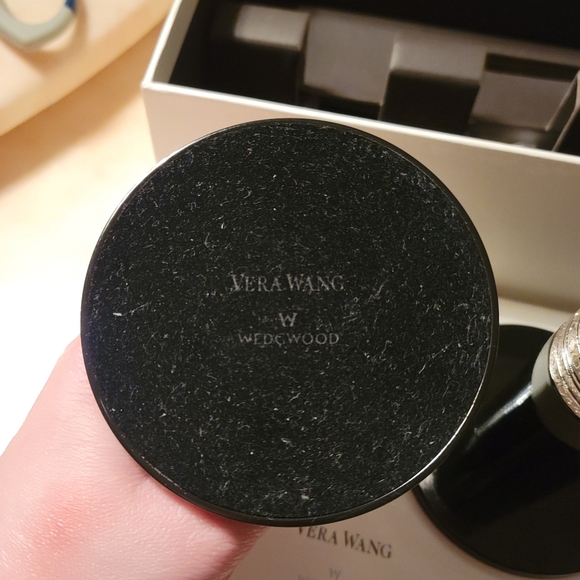 Brand New Vera Wang Wedgwood With Love Noir 4" candlestick holder pair - Picture 8 of 9